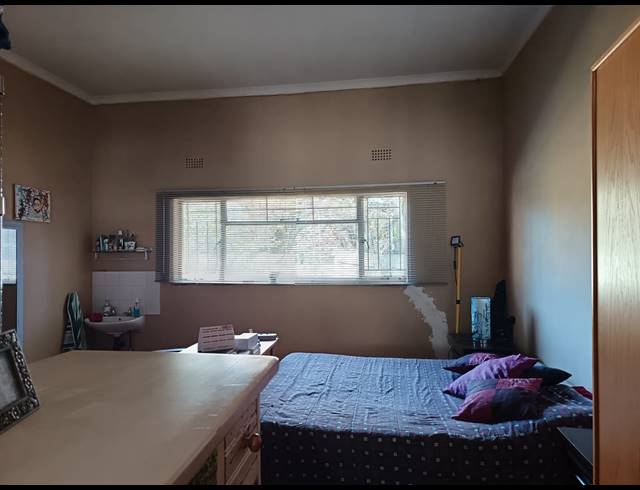 5 BEDROOM HOUSE FOR SALE IN THREE RIVERS